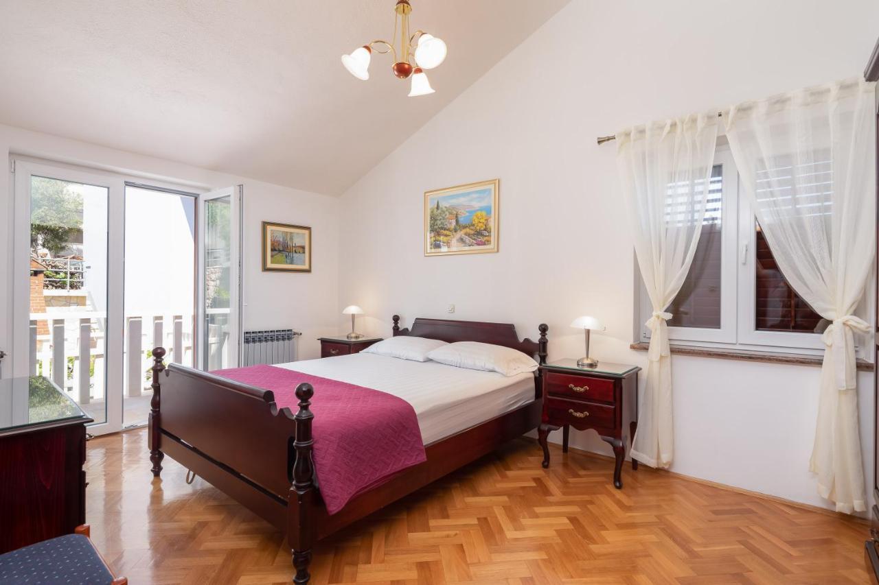 Beachfront Xxl - 2 Apartments Together - Lokva Rogoznica Ngoại thất bức ảnh
