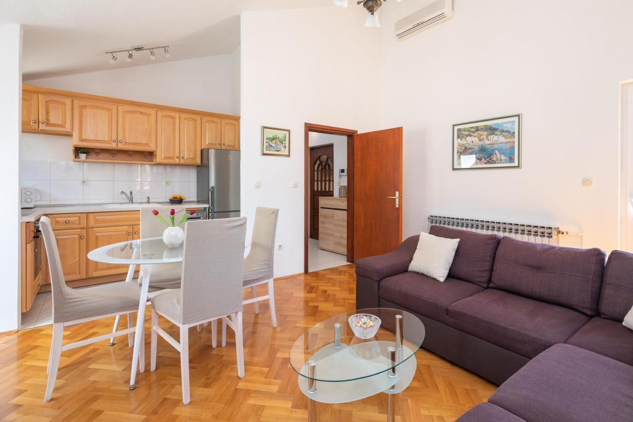 Beachfront Xxl - 2 Apartments Together - Lokva Rogoznica Ngoại thất bức ảnh