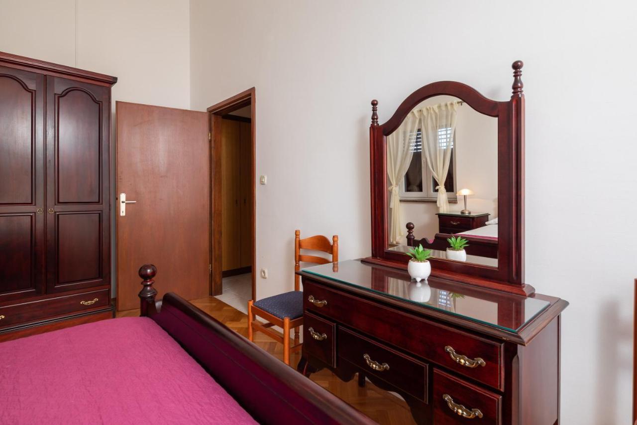 Beachfront Xxl - 2 Apartments Together - Lokva Rogoznica Ngoại thất bức ảnh