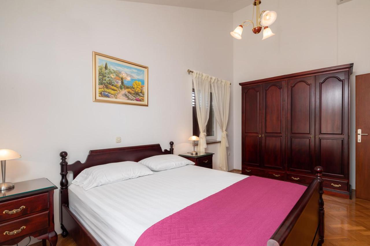 Beachfront Xxl - 2 Apartments Together - Lokva Rogoznica Ngoại thất bức ảnh