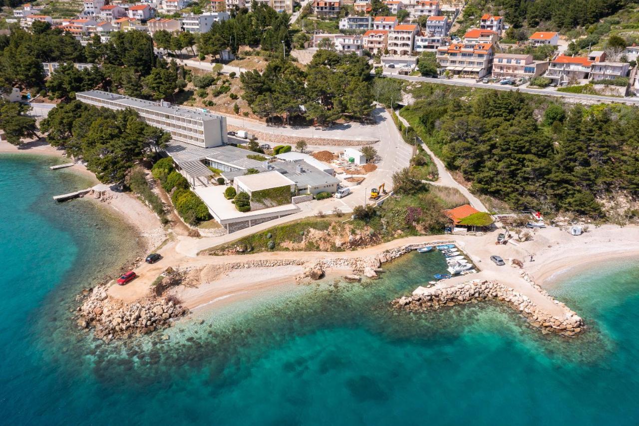 Beachfront Xxl - 2 Apartments Together - Lokva Rogoznica Ngoại thất bức ảnh