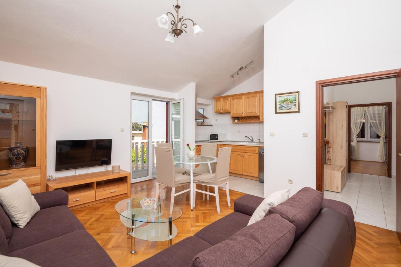 Beachfront Xxl - 2 Apartments Together - Lokva Rogoznica Ngoại thất bức ảnh