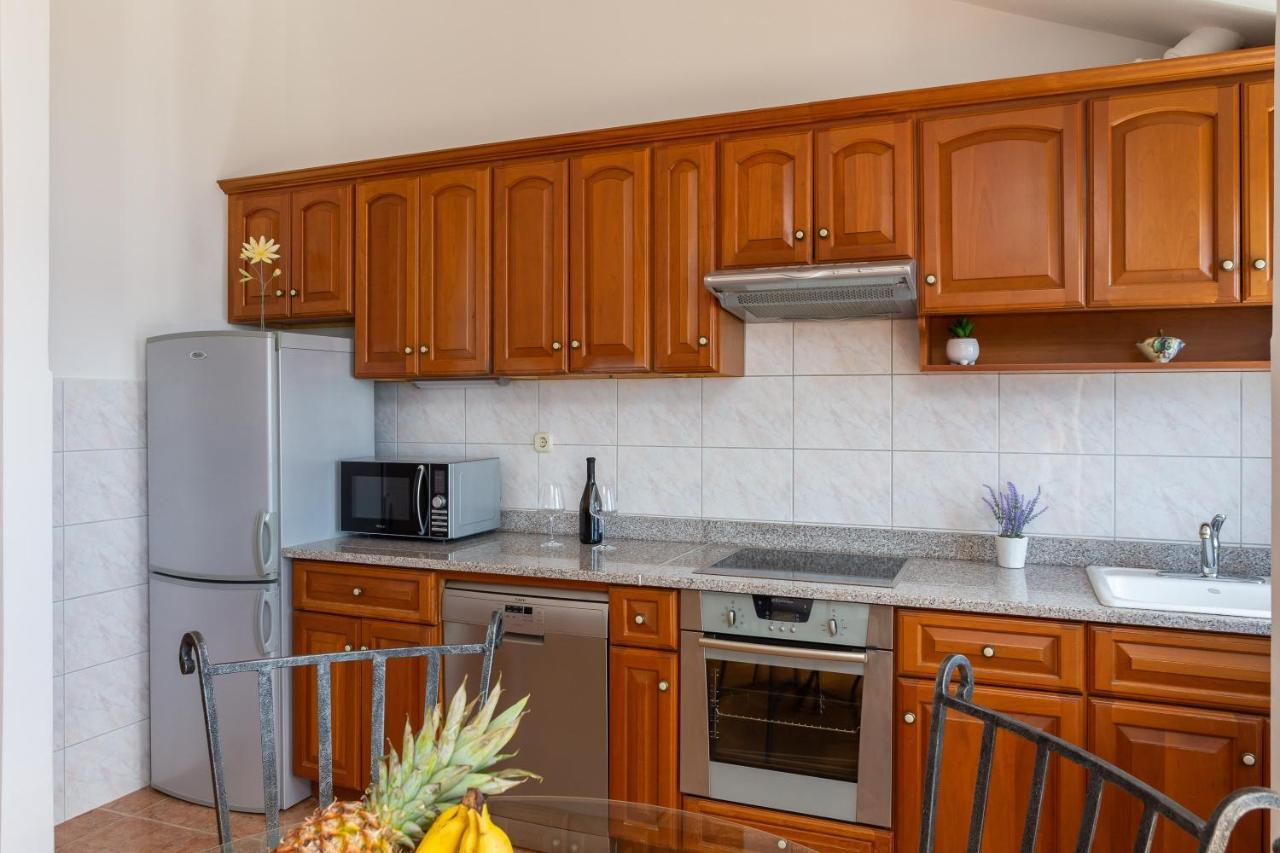 Beachfront Xxl - 2 Apartments Together - Lokva Rogoznica Ngoại thất bức ảnh