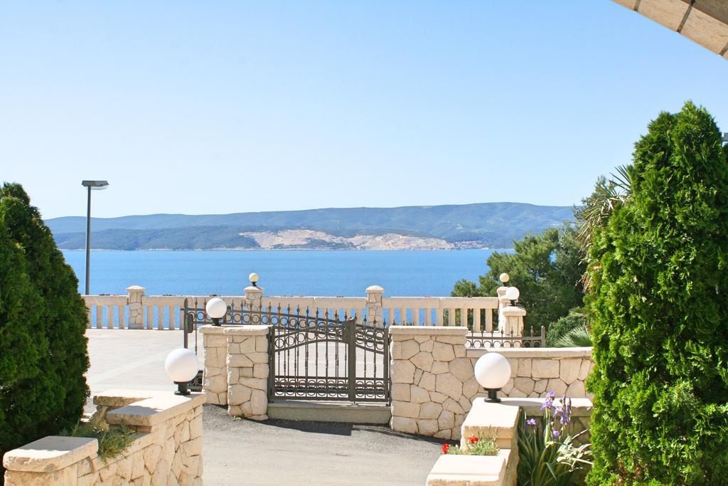 Beachfront Xxl - 2 Apartments Together - Lokva Rogoznica Ngoại thất bức ảnh